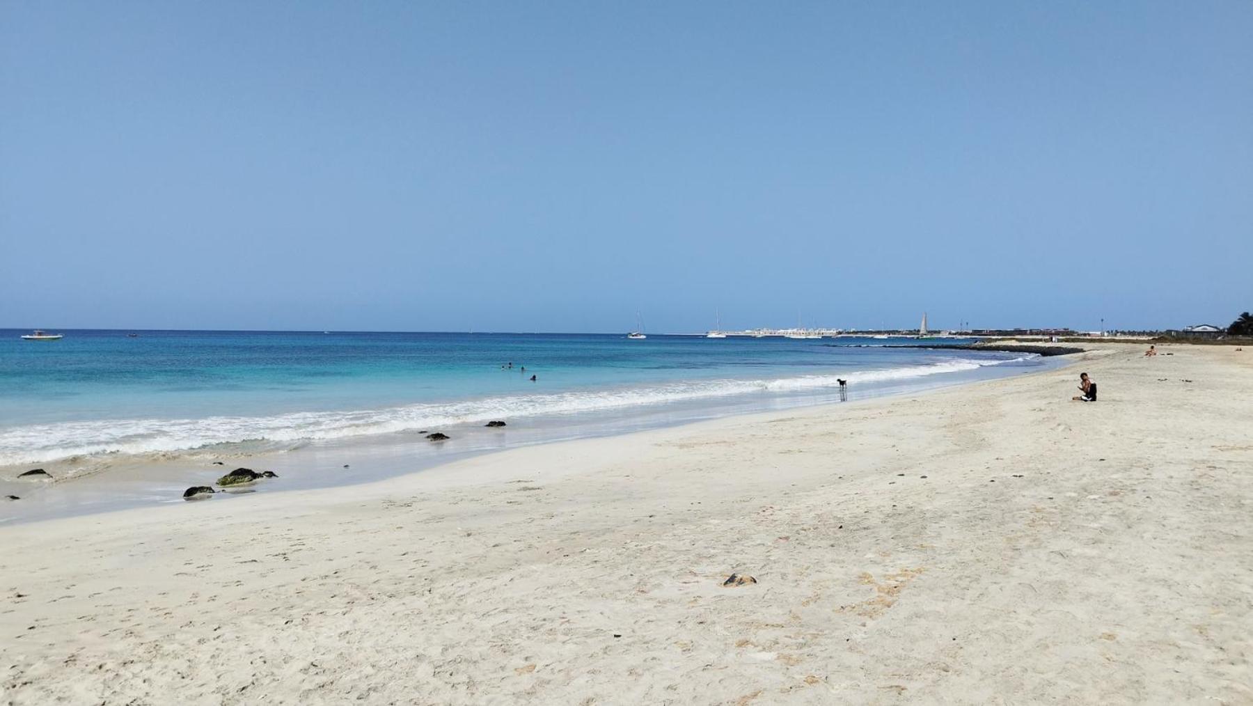 Pensao Alcinda Bettencourt 100 Meters To The Beachfront Santa Maria Exterior photo