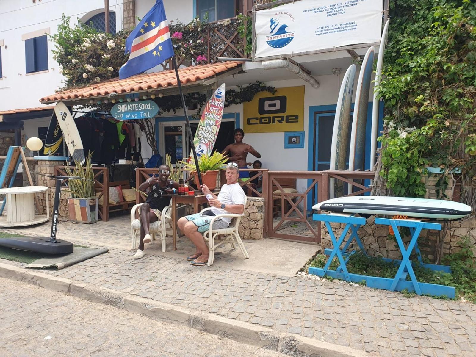 Pensao Alcinda Bettencourt 100 Meters To The Beachfront Santa Maria Exterior photo