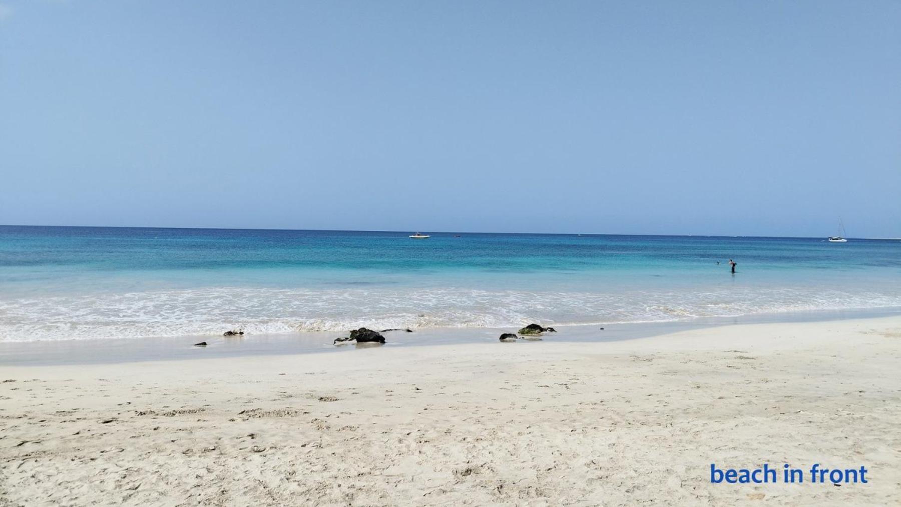 Pensao Alcinda Bettencourt 100 Meters To The Beachfront Santa Maria Exterior photo