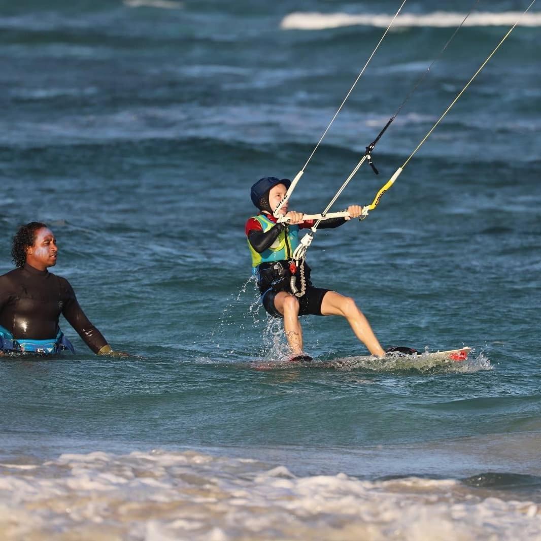 Pensao Alcinda Bettencourt 100 Meters To The Beachfront Santa Maria Exterior photo