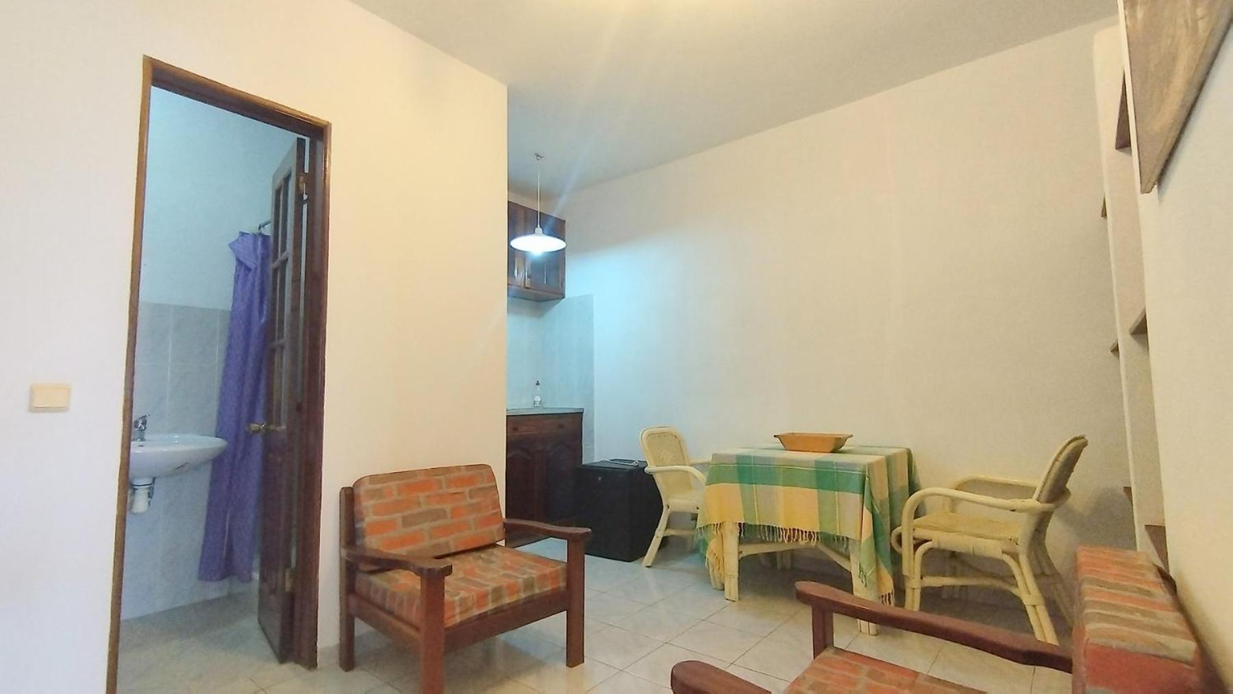 Pensao Alcinda Bettencourt 100 Meters To The Beachfront Santa Maria Exterior photo