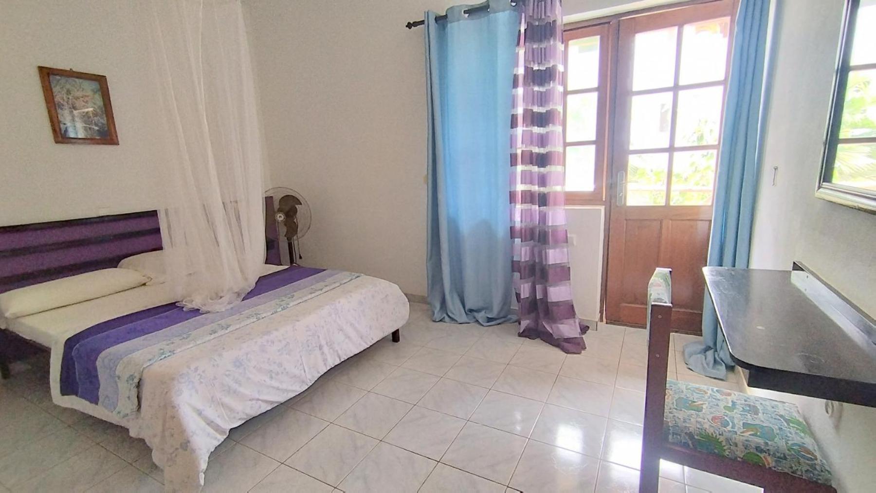 Pensao Alcinda Bettencourt 100 Meters To The Beachfront Santa Maria Exterior photo