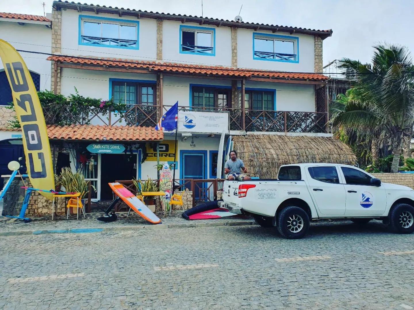 Pensao Alcinda Bettencourt 100 Meters To The Beachfront Santa Maria Exterior photo