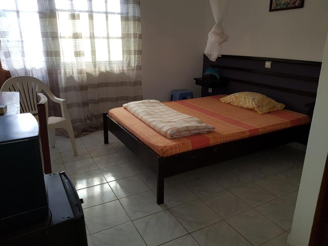 Pensao Alcinda Bettencourt 100 Meters To The Beachfront Santa Maria Exterior photo